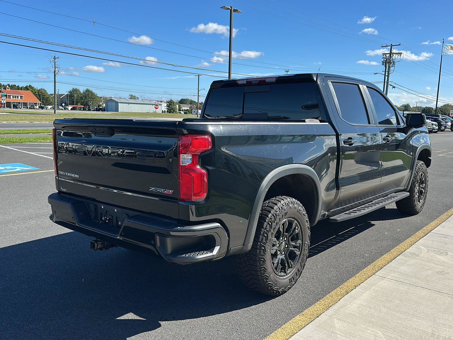 Used 2023 Chevrolet Silverado 1500 ZR2 w/ Technology Package AWD/4WD image 5