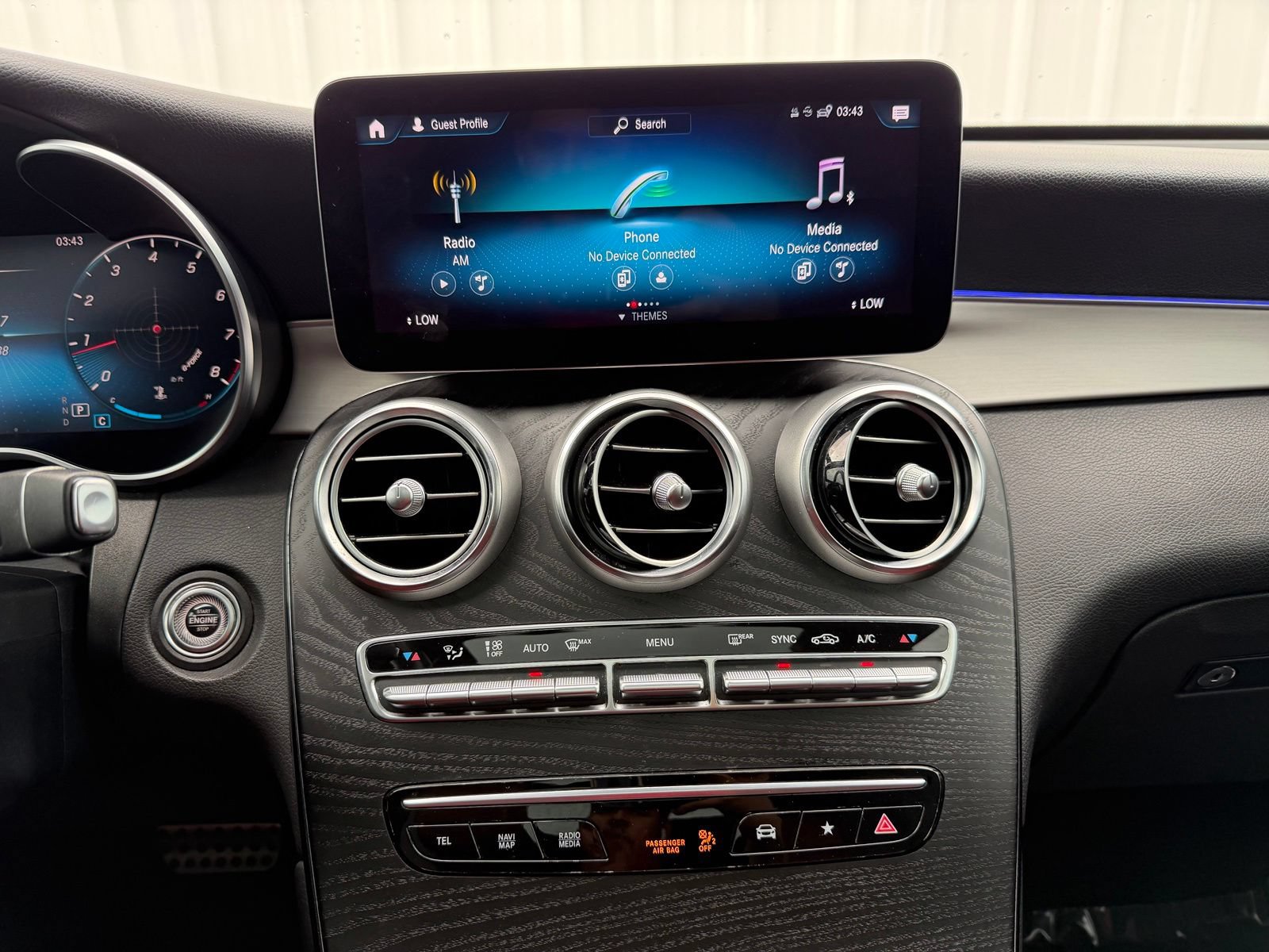 Used 2022 Mercedes-Benz GLC 300 4MATIC w/ AMG Line image 15