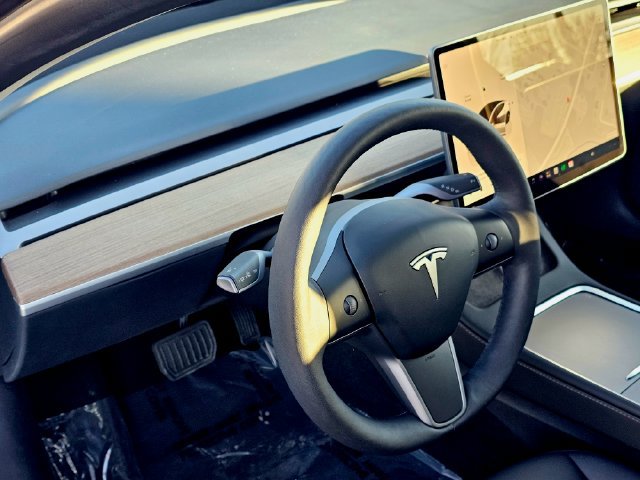 Used 2023 Tesla Model 3 Standard Range RWD image 15