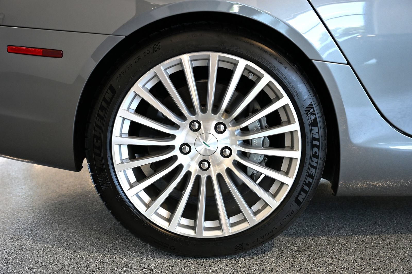 Used 2011 Aston Martin Rapide RWD image 17