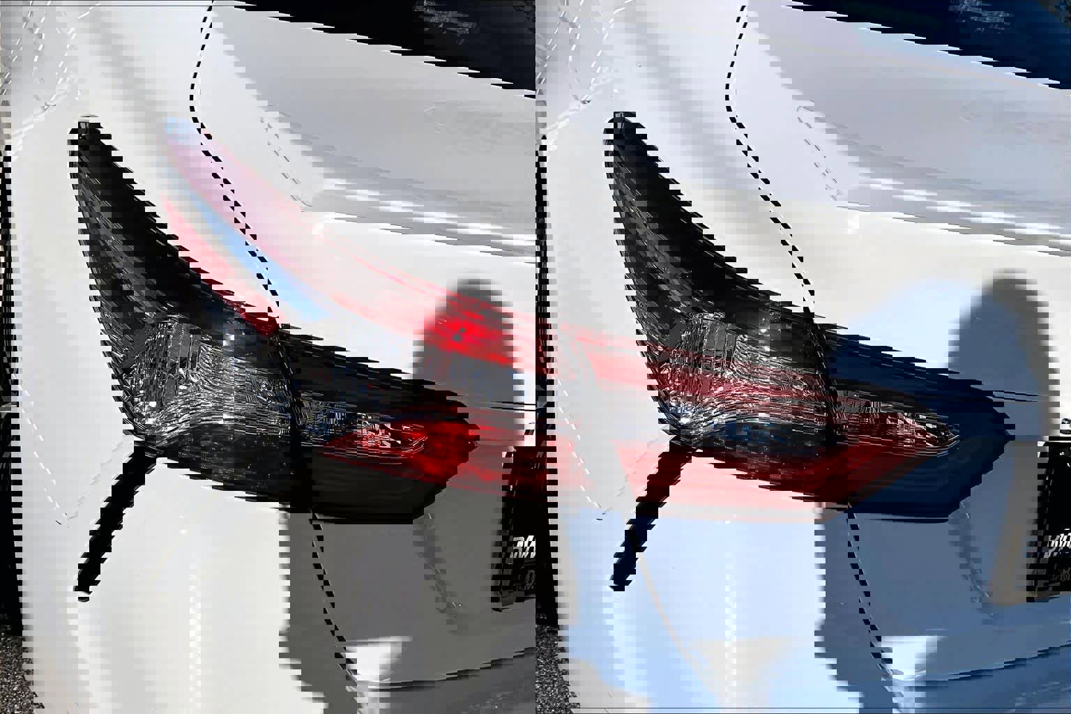 Used 2020 Toyota Camry SE image 29