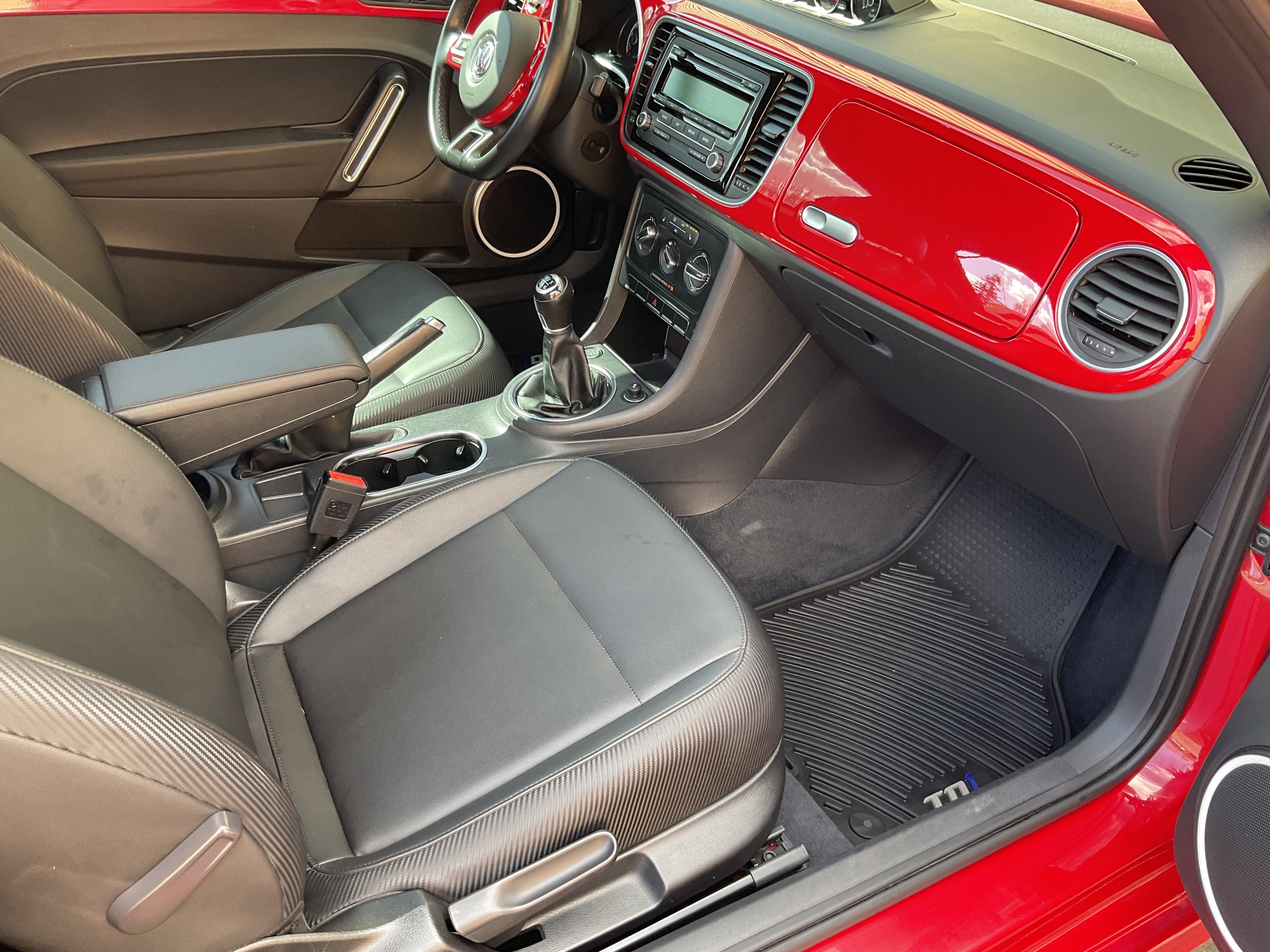 Used 2013 Volkswagen Beetle TDI image 22