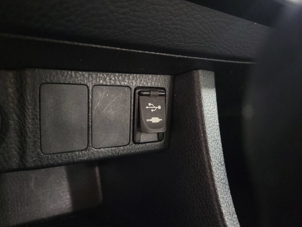 Used 2014 Toyota Corolla LE FWD image 19