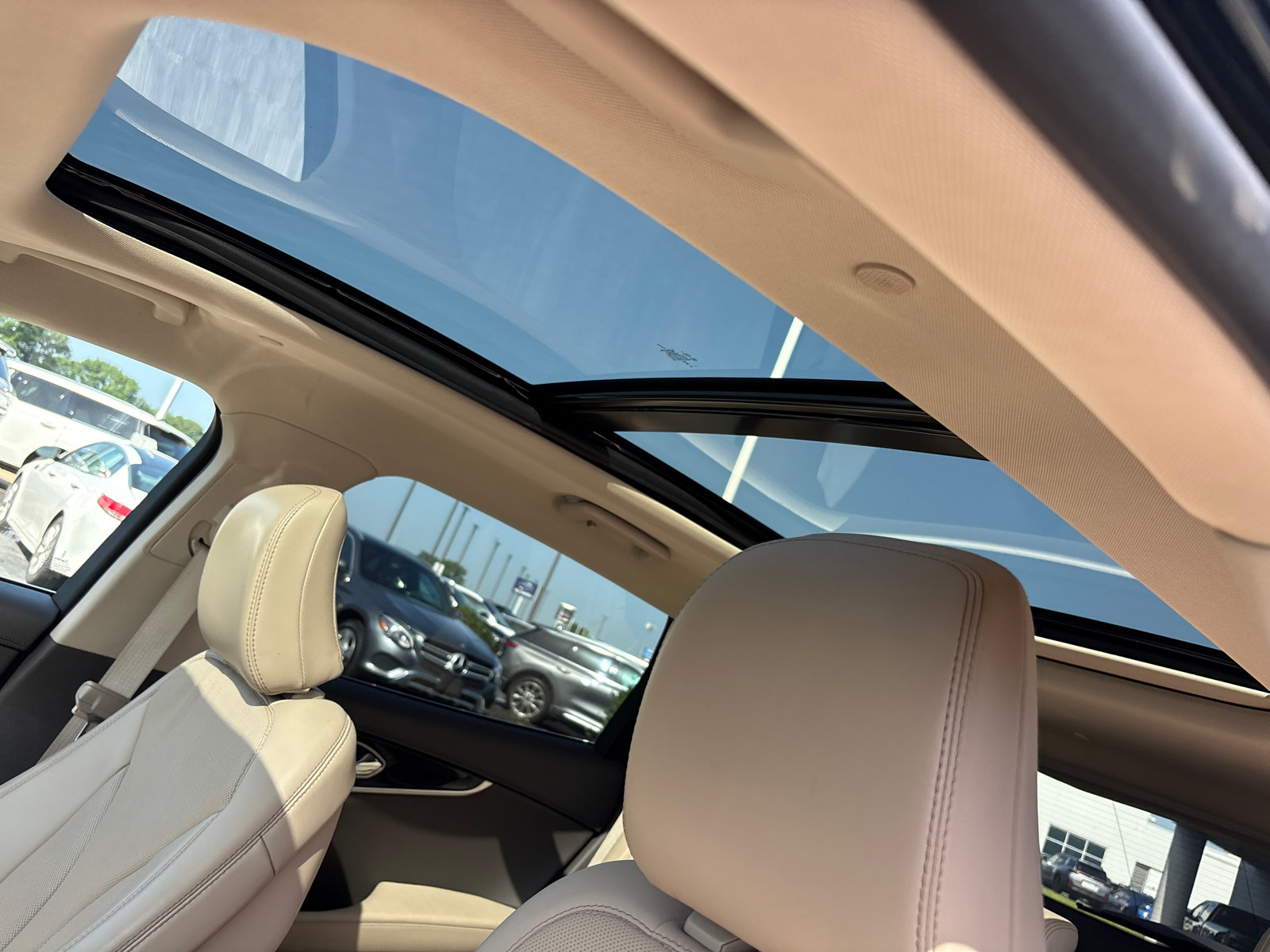 Used 2023 Lincoln Nautilus Reserve w/ Cargo Utility Package AWD/4WD image 25