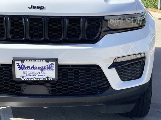 Used 2024 Jeep Grand Cherokee Limited w/ Black Appearance Package RWD image 8