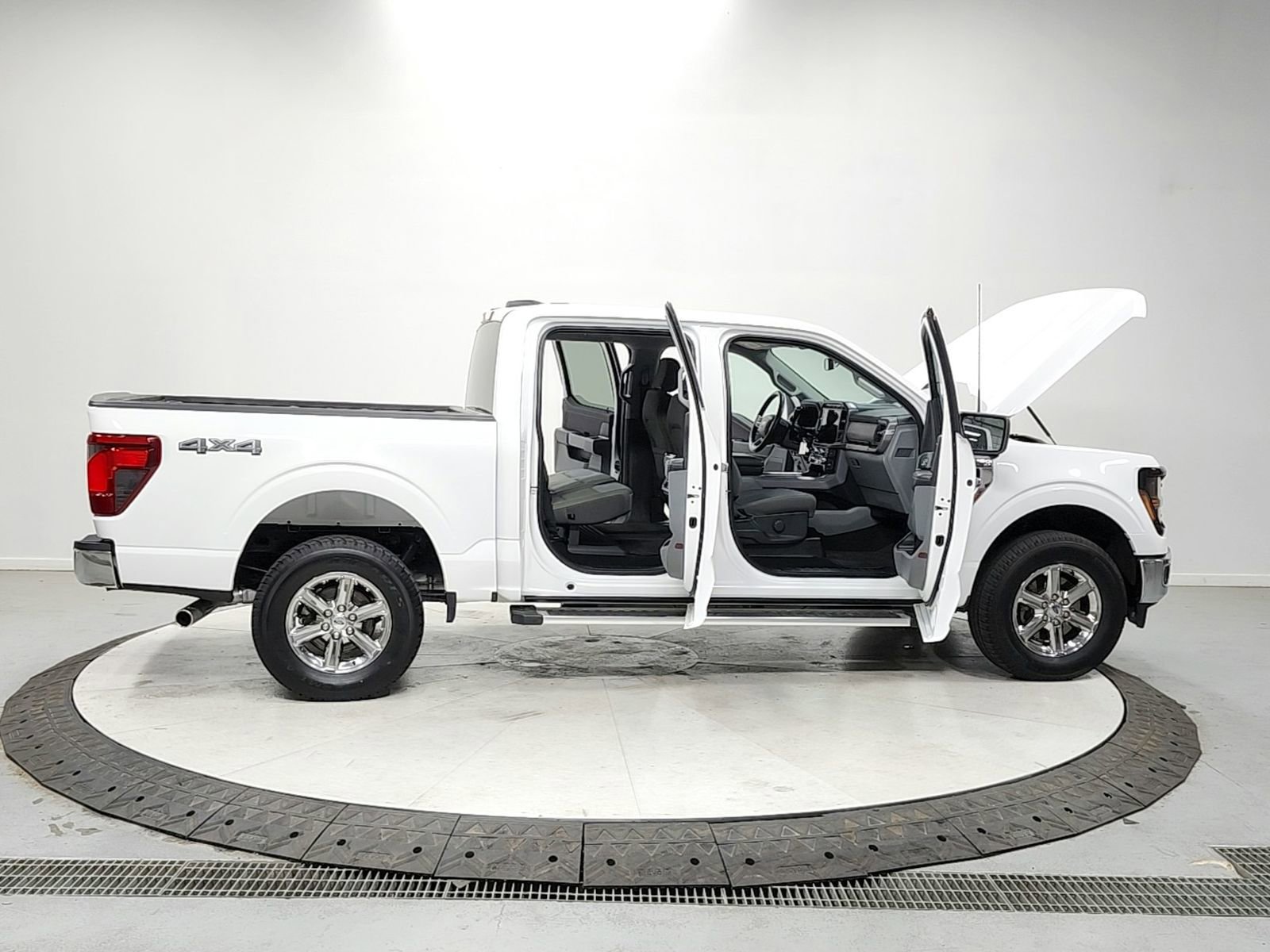 Used 2024 Ford F150 XLT w/ Mobile Office Package image 16