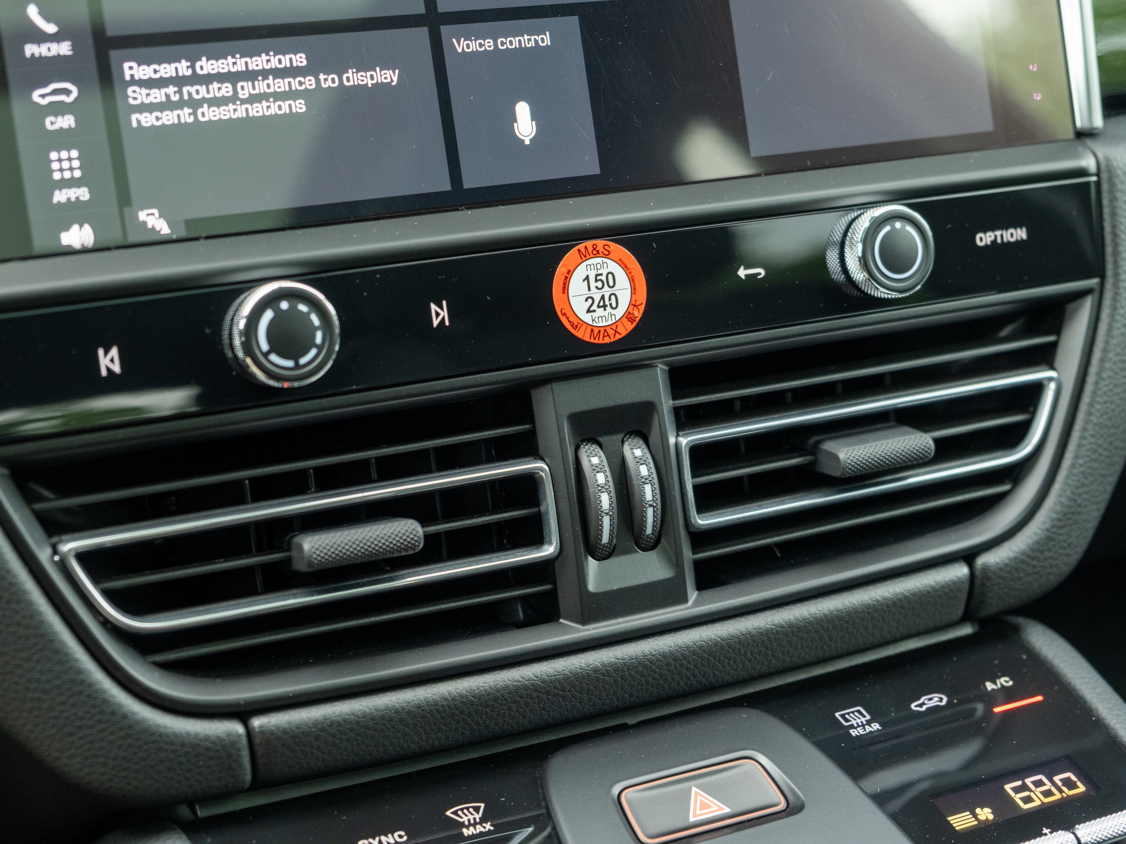 Certified 2025 Porsche Macan S AWD/4WD image 32