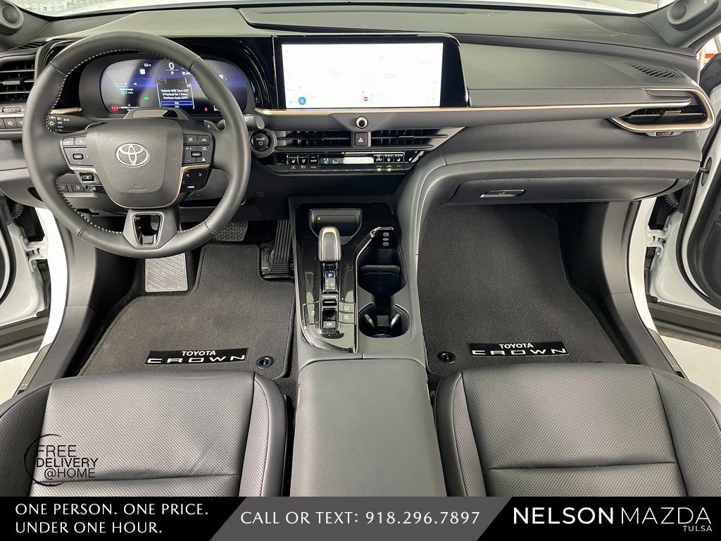 Used 2025 Toyota Crown Signia w/ Advanced Technology Package image 37