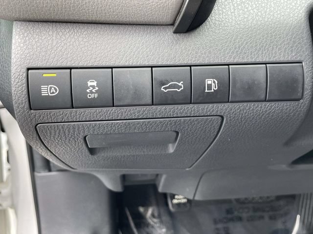 Used 2018 Toyota Camry LE w/ Convenience Package FWD image 13