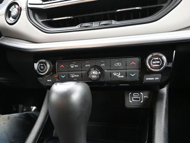 Used 2025 Jeep Compass Limited AWD/4WD image 30
