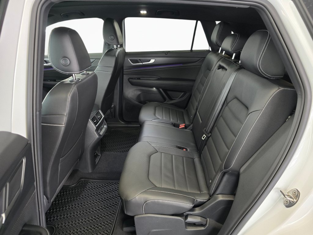 New 2024 Volkswagen Atlas Cross Sport SEL R-Line AWD/4WD image 27