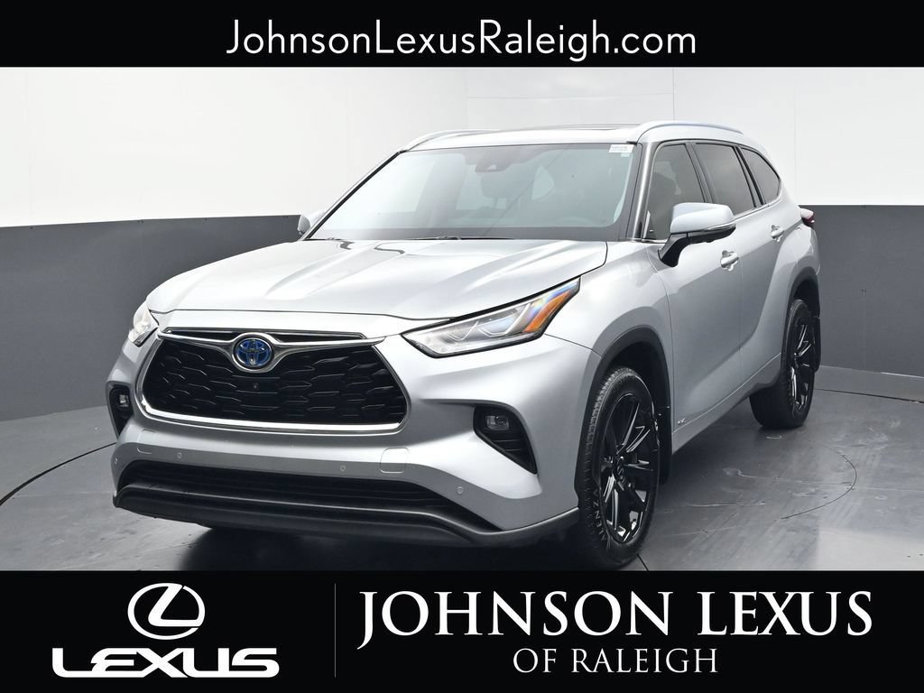 Used 2024 Toyota Highlander Limited AWD/4WD image 5