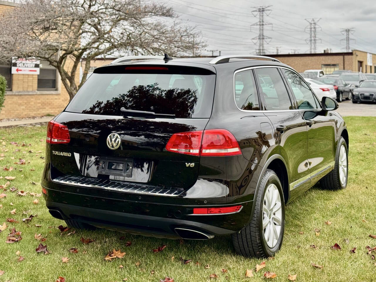 Used 2012 Volkswagen Touareg Sport image 6