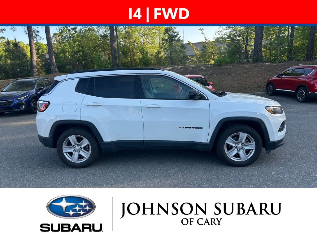 Used 2022 Jeep Compass Latitude image 3
