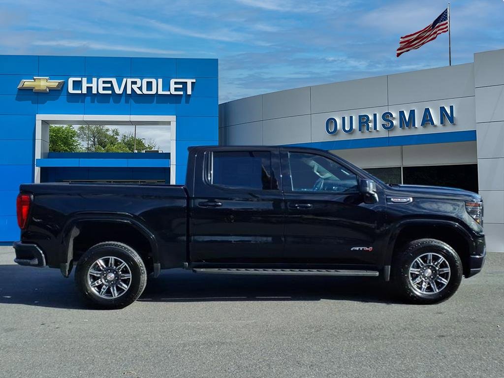 Used 2024 GMC Sierra 1500 AT4 w/ Technology Package image 2