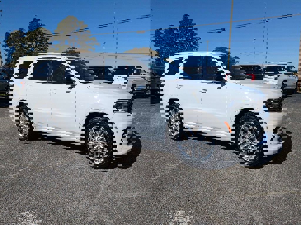 Used 2023 Dodge Durango GT image 3