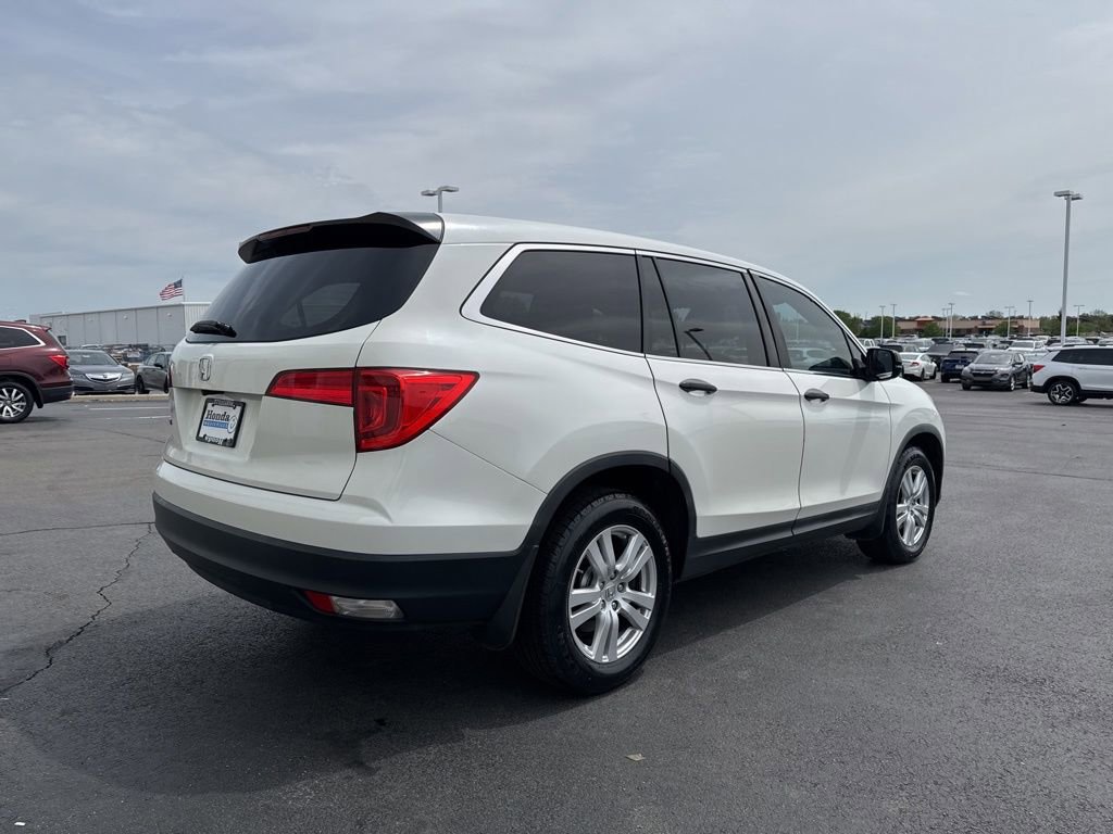 Used 2017 Honda Pilot LX image 7
