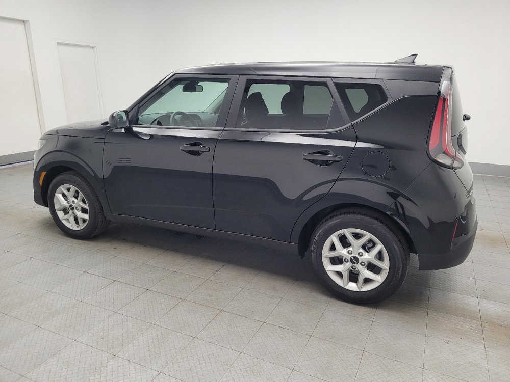Used 2025 Kia Soul LX FWD image 3