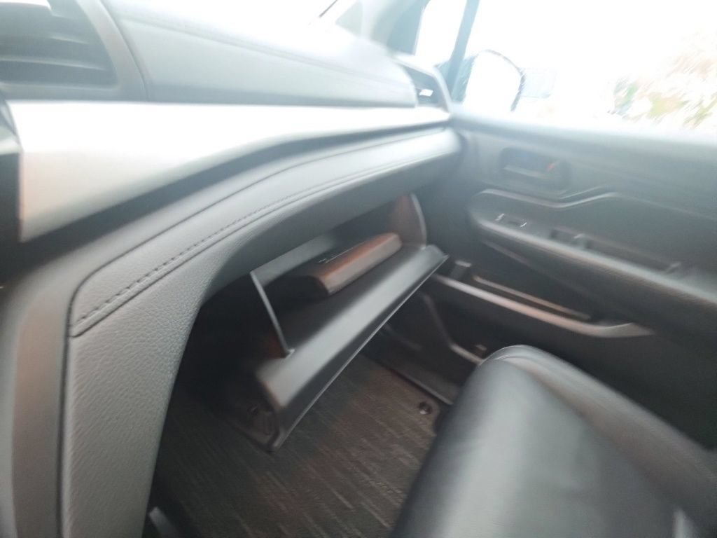 Used 2024 Honda Odyssey EX-L image 21