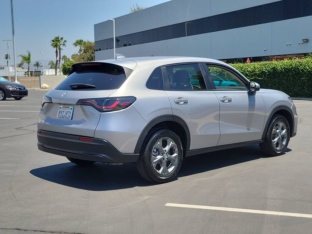 Certified 2027 Honda HR-V LX image 5