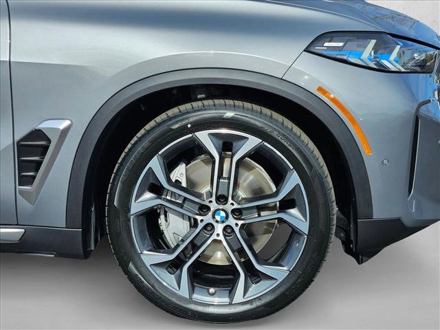 New 2026 BMW X5 xDrive50e image 10