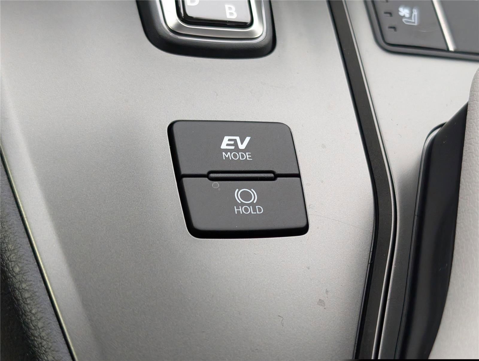 New 2025 Lexus UX 300h AWD image 23