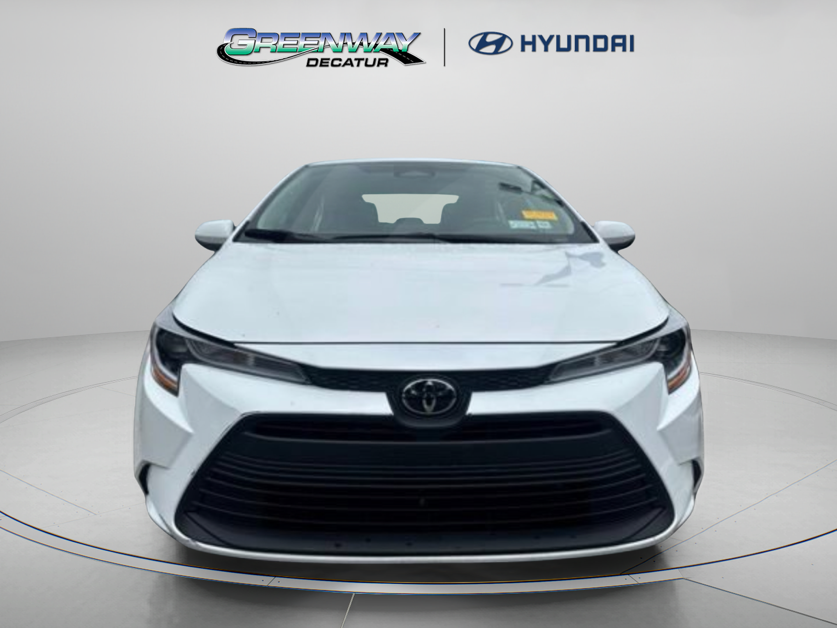 Used 2025 Toyota Corolla LE FWD image 2