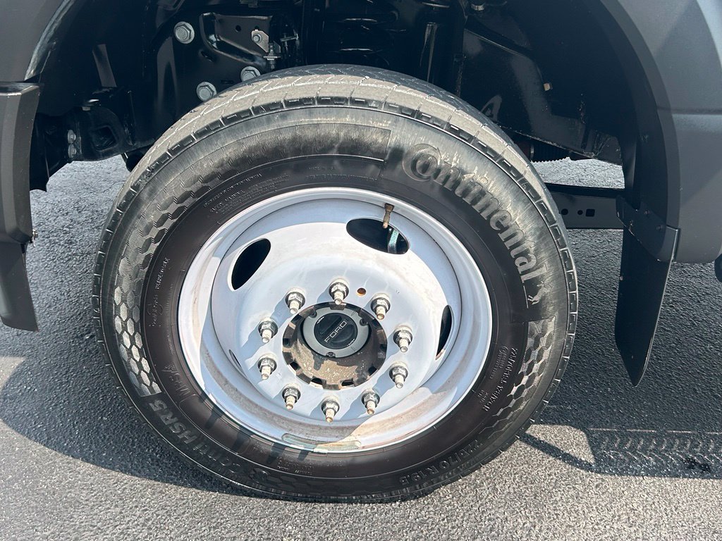 Used 2024 Ford F550 4x4 Regular Cab Super Duty image 43