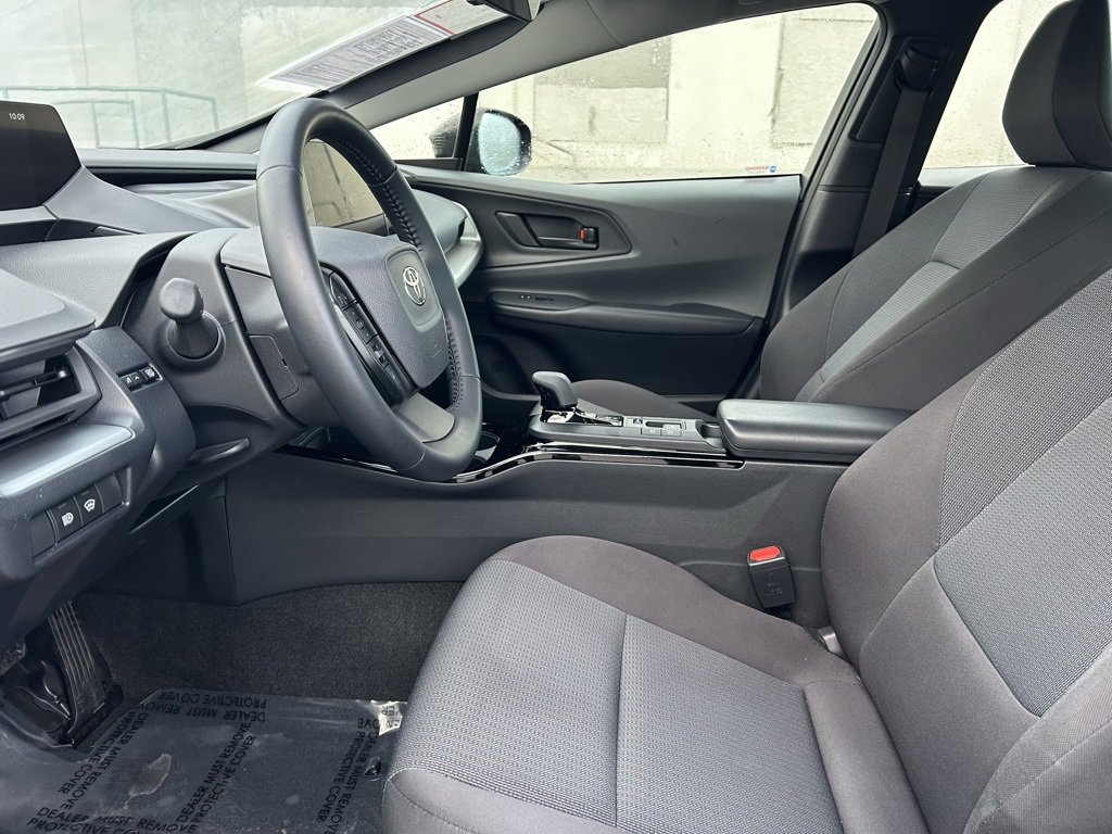 Certified 2025 Toyota Prius LE image 10