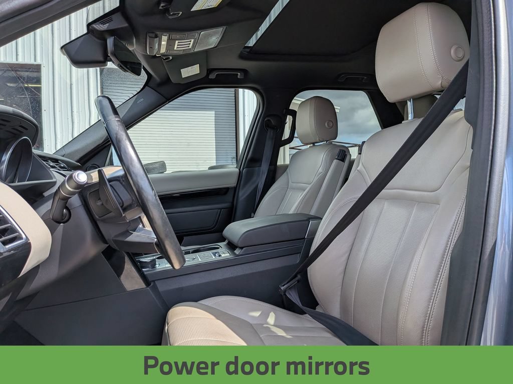 Used 2018 Land Rover Discovery SE AWD/4WD image 15