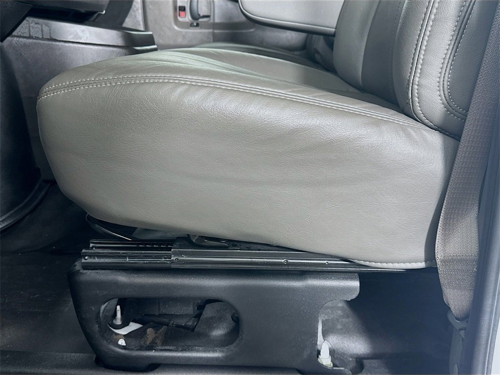 Used 2024 Chevrolet Express 2500 image 20