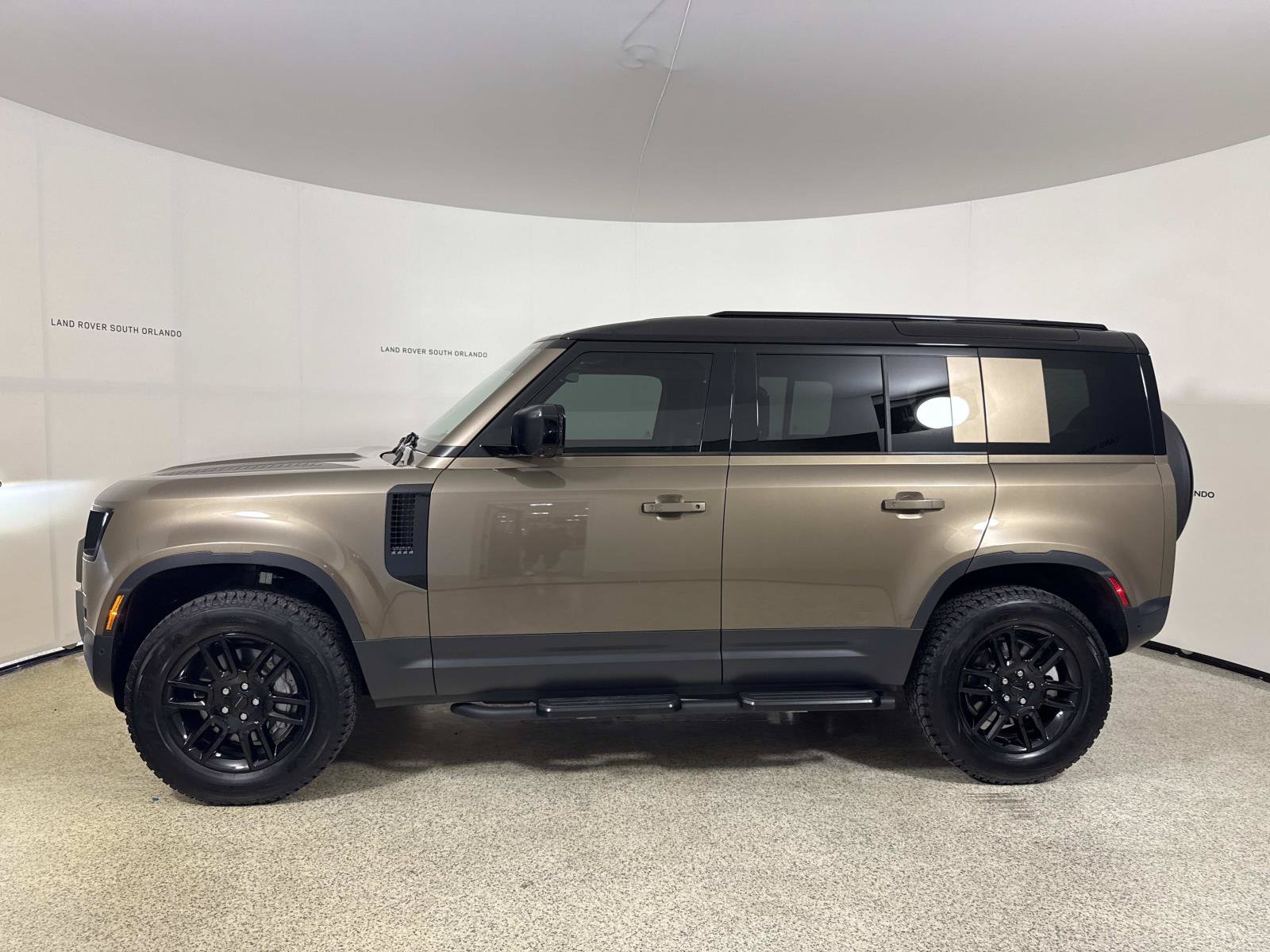 Used 2026 Land Rover Defender 110 S AWD/4WD image 2