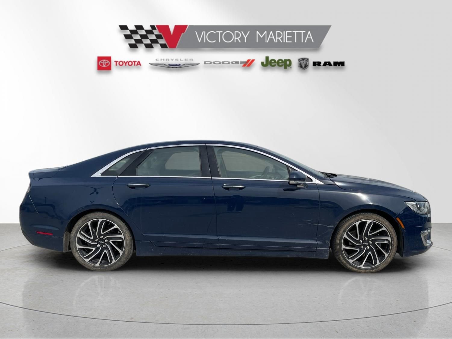 Used 2020 Lincoln MKZ Reserve w/ Luxury Package FWD image 6
