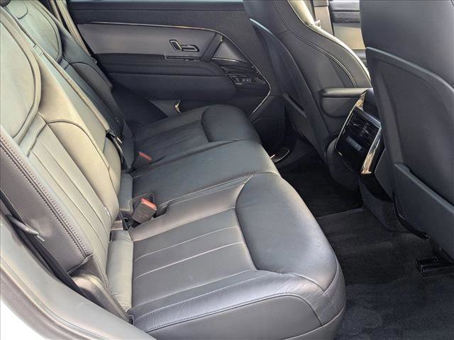 Used 2025 Land Rover Range Rover Sport image 21