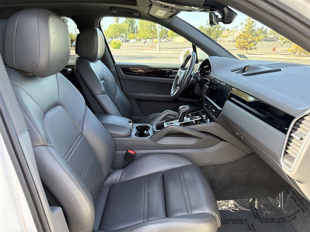 Used 2020 Porsche Cayenne image 30
