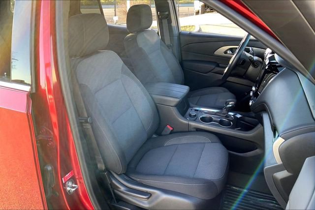 Used 2023 Chevrolet Traverse LT w/ Rear Camera Mirror Package image 7