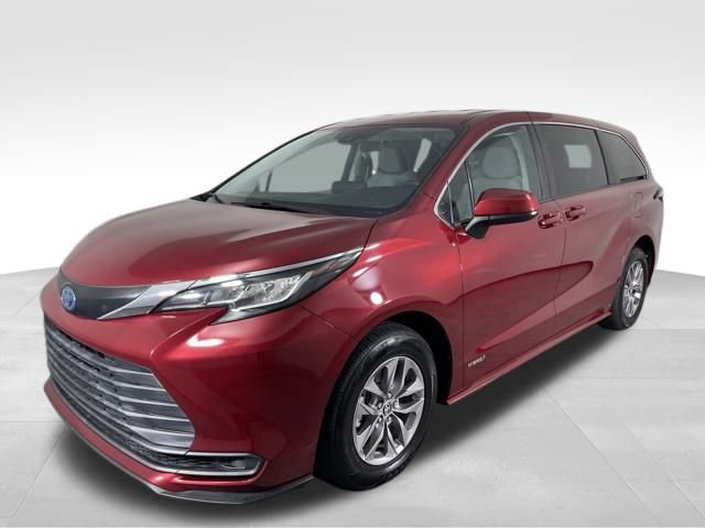 Used 2021 Toyota Sienna LE
