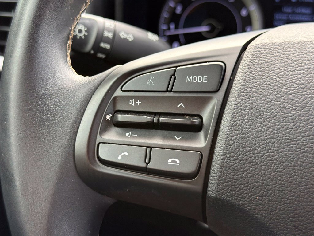 Used 2022 Hyundai Venue Limited FWD image 15