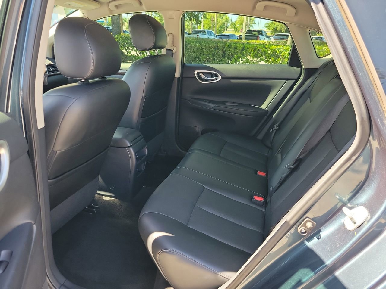 Used 2015 Nissan Sentra SL w/ Navigation Package FWD image 10