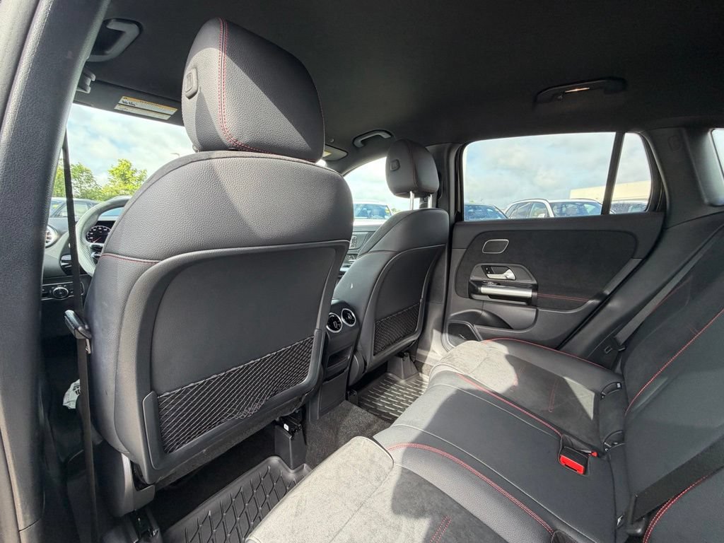 Used 2025 Mercedes-Benz GLA 250 image 21
