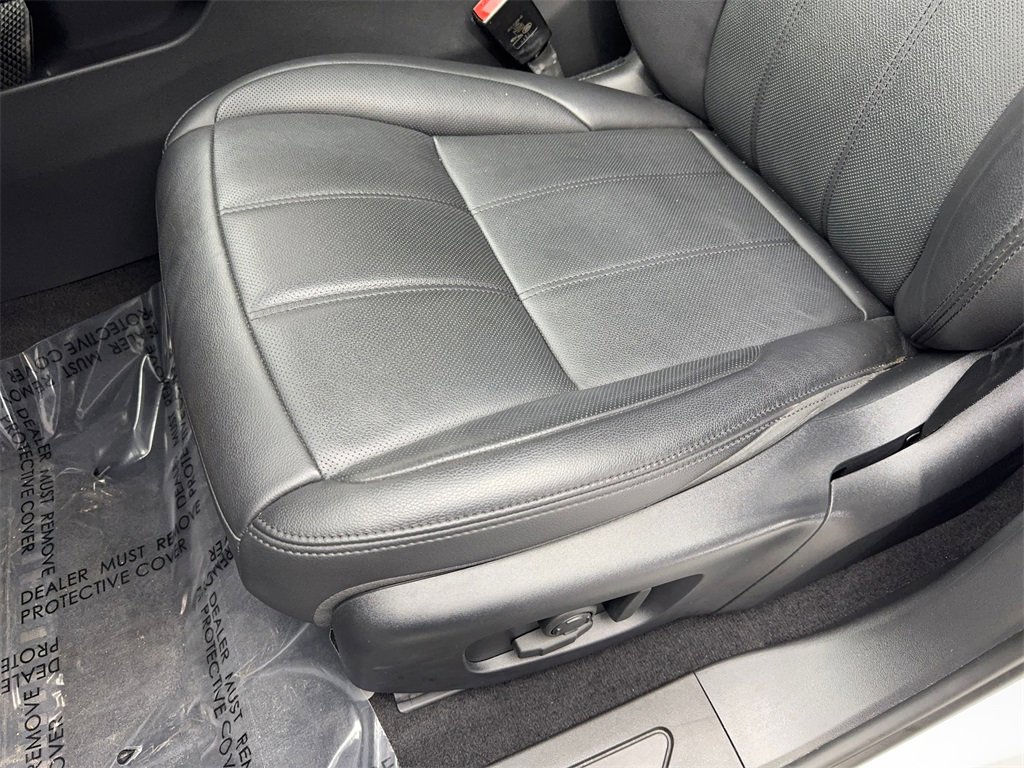 Used 2023 Land Rover Range Rover Evoque SE image 28