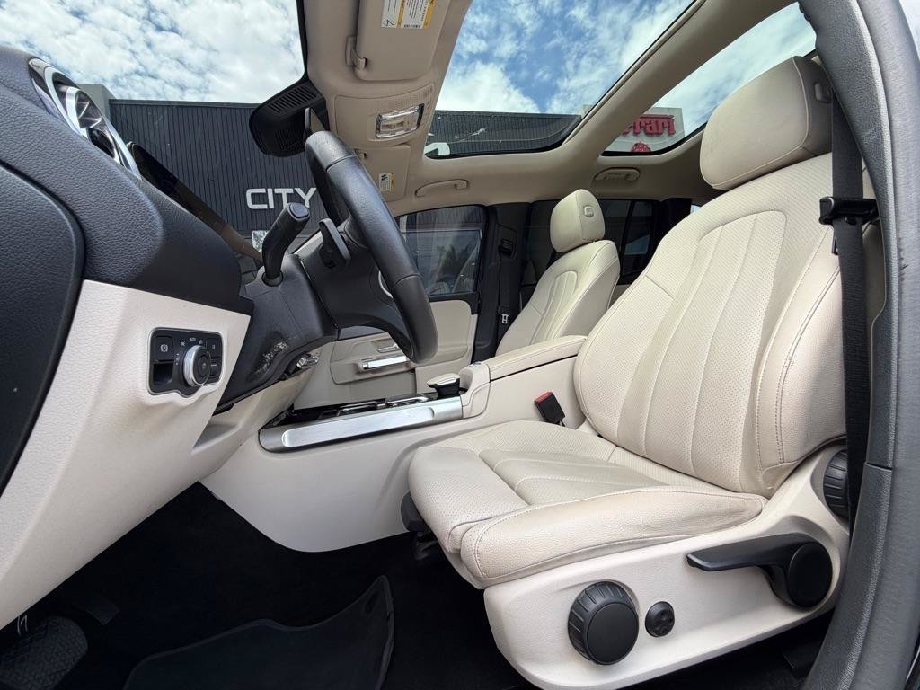 Used 2022 Mercedes-Benz EQB 350 4MATIC image 16
