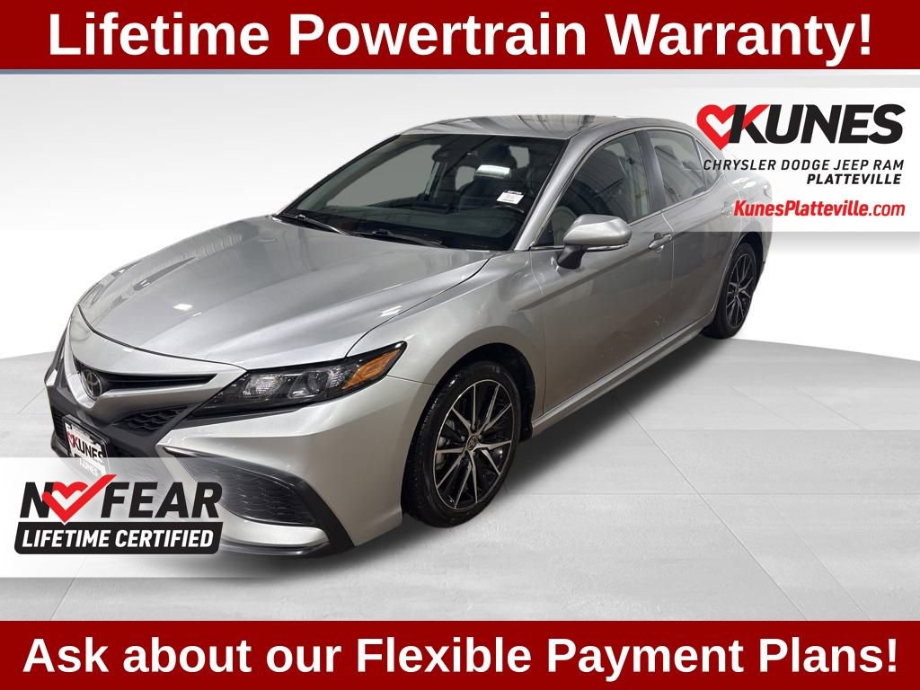 Used 2024 Toyota Camry SE image 5