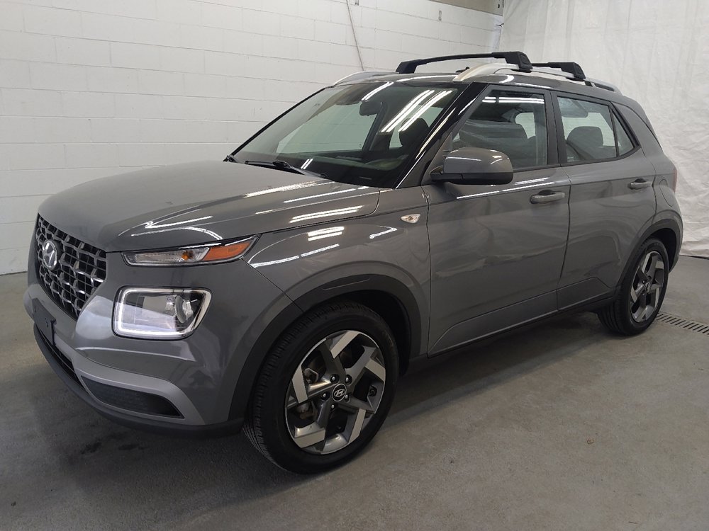 Used 2022 Hyundai Venue SEL image 2