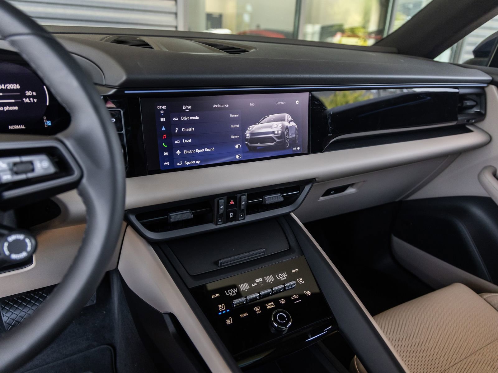 New 2025 Porsche Macan Electric RWD image 29