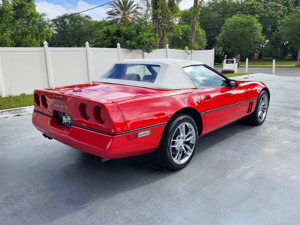 Used 1990 Chevrolet Corvette Convertible RWD image 16
