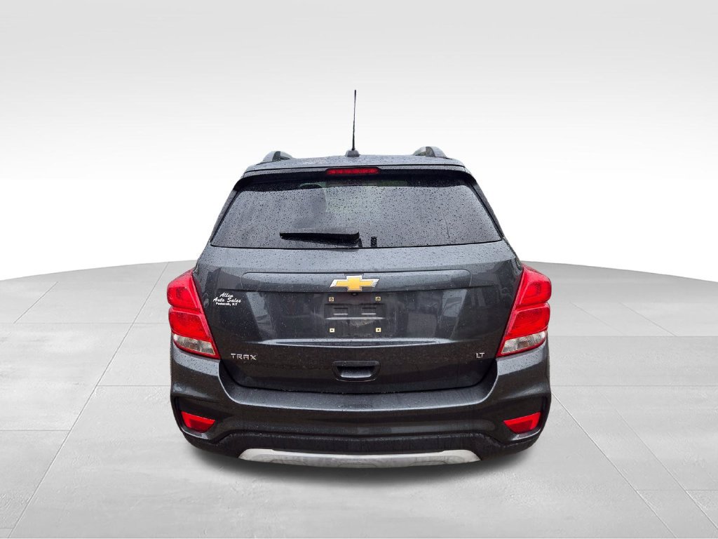 Used 2017 Chevrolet Trax LT w/ LT Convenience Package FWD image 4