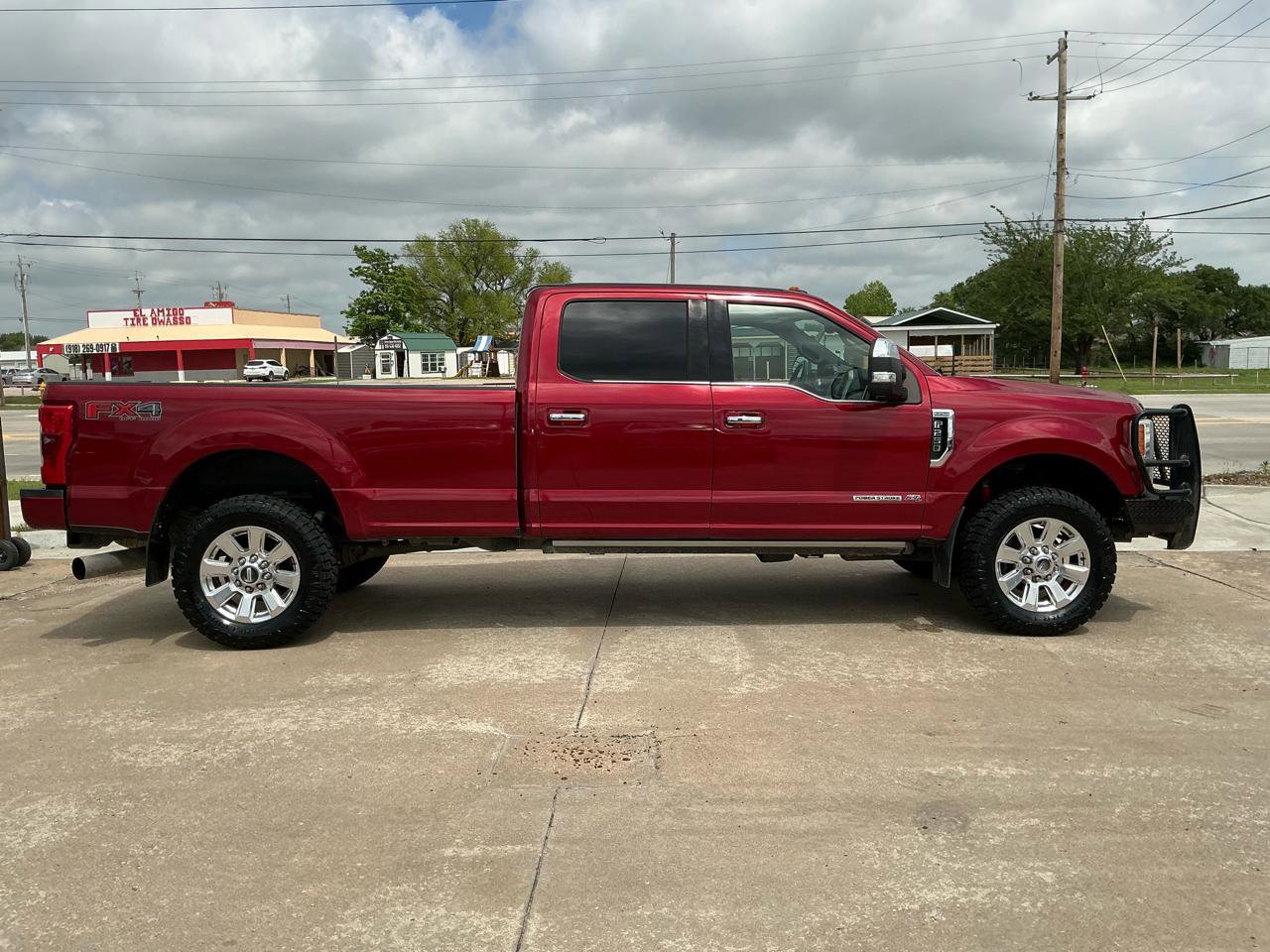 Used 2017 Ford F250 Platinum w/ FX4 Off-Road Package AWD/4WD image 4