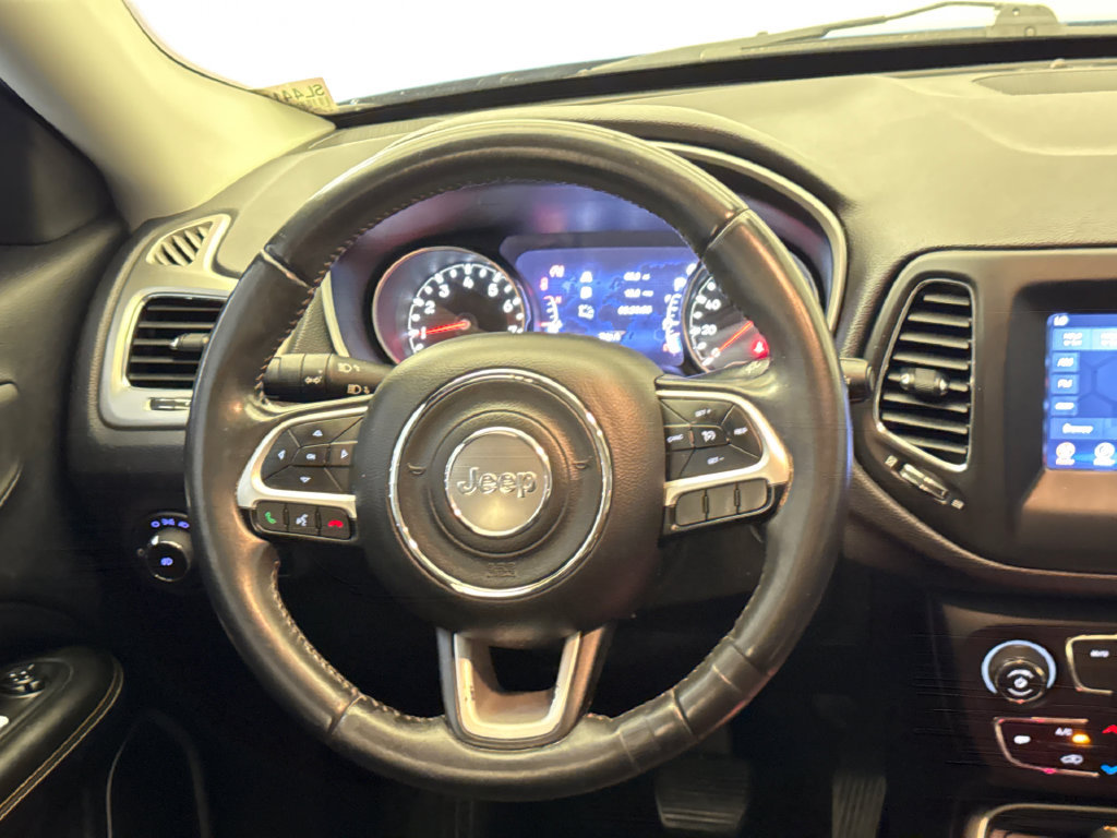 Used 2017 Jeep Compass Latitude w/ Popular Equipment Group AWD/4WD image 14