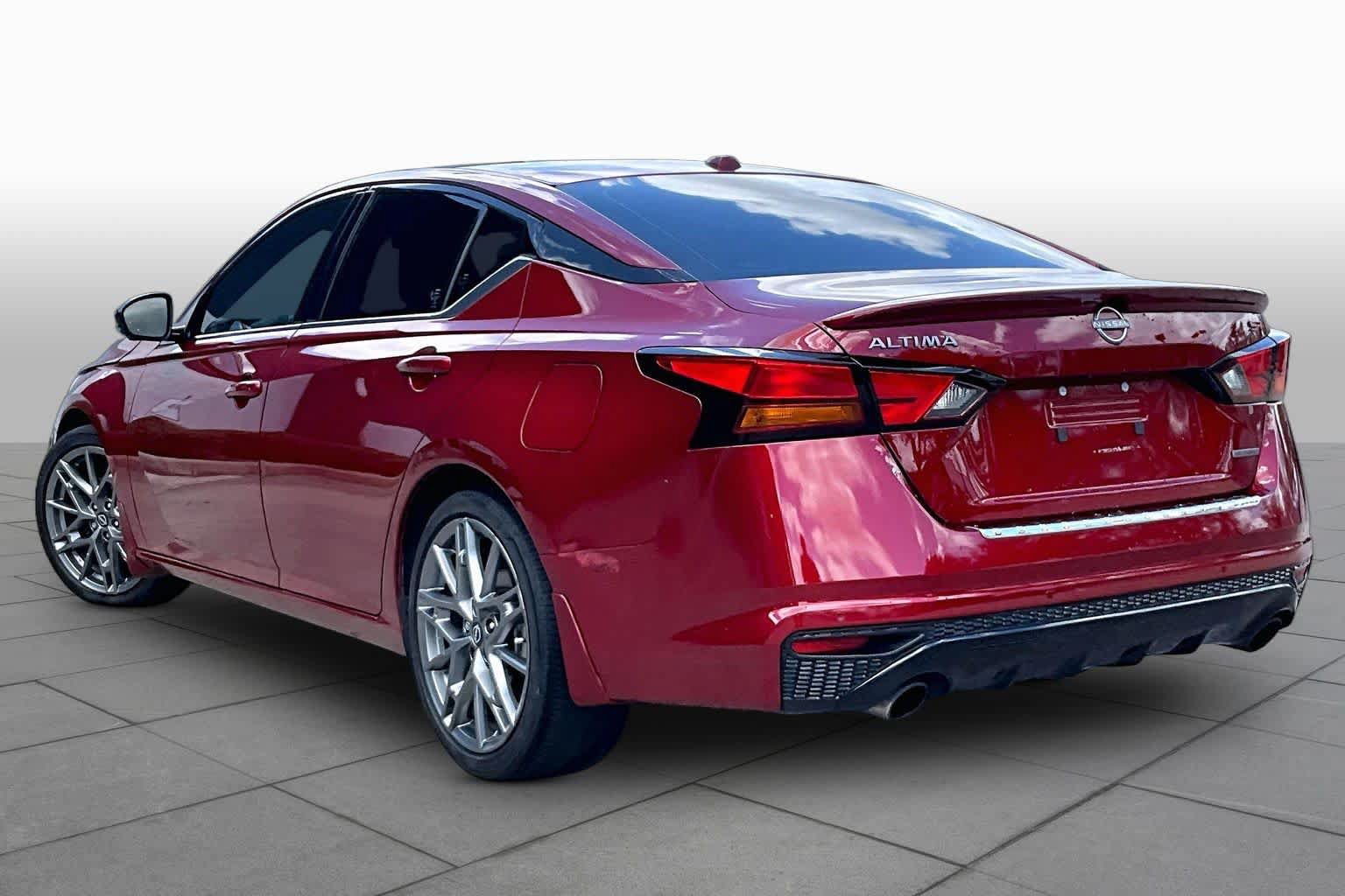 Certified 2023 Nissan Altima 2.0 SR FWD image 12